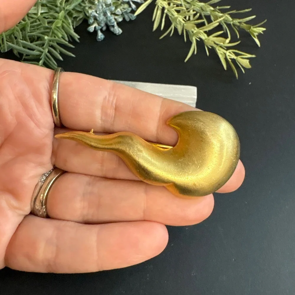 Gold Abstract‎ Brooch | Vintage Modernist Pin | Sculptural Jewelry | Brushed